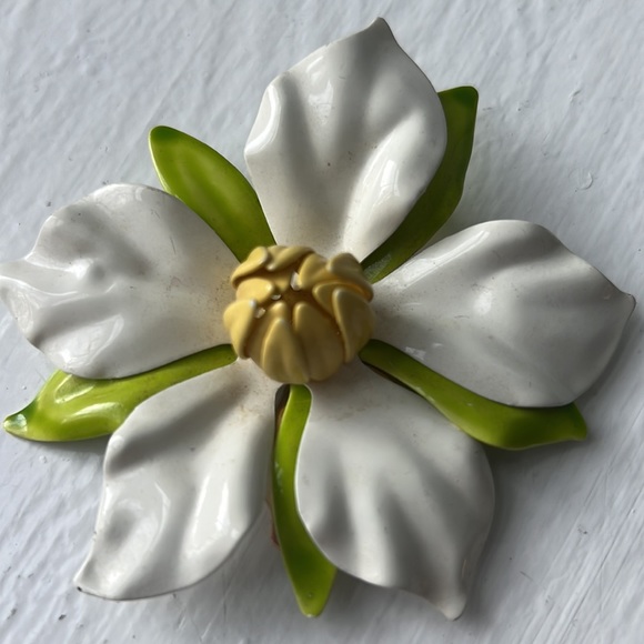 Vintage flower brooch and clip-on earrings - Picture 4 of 4